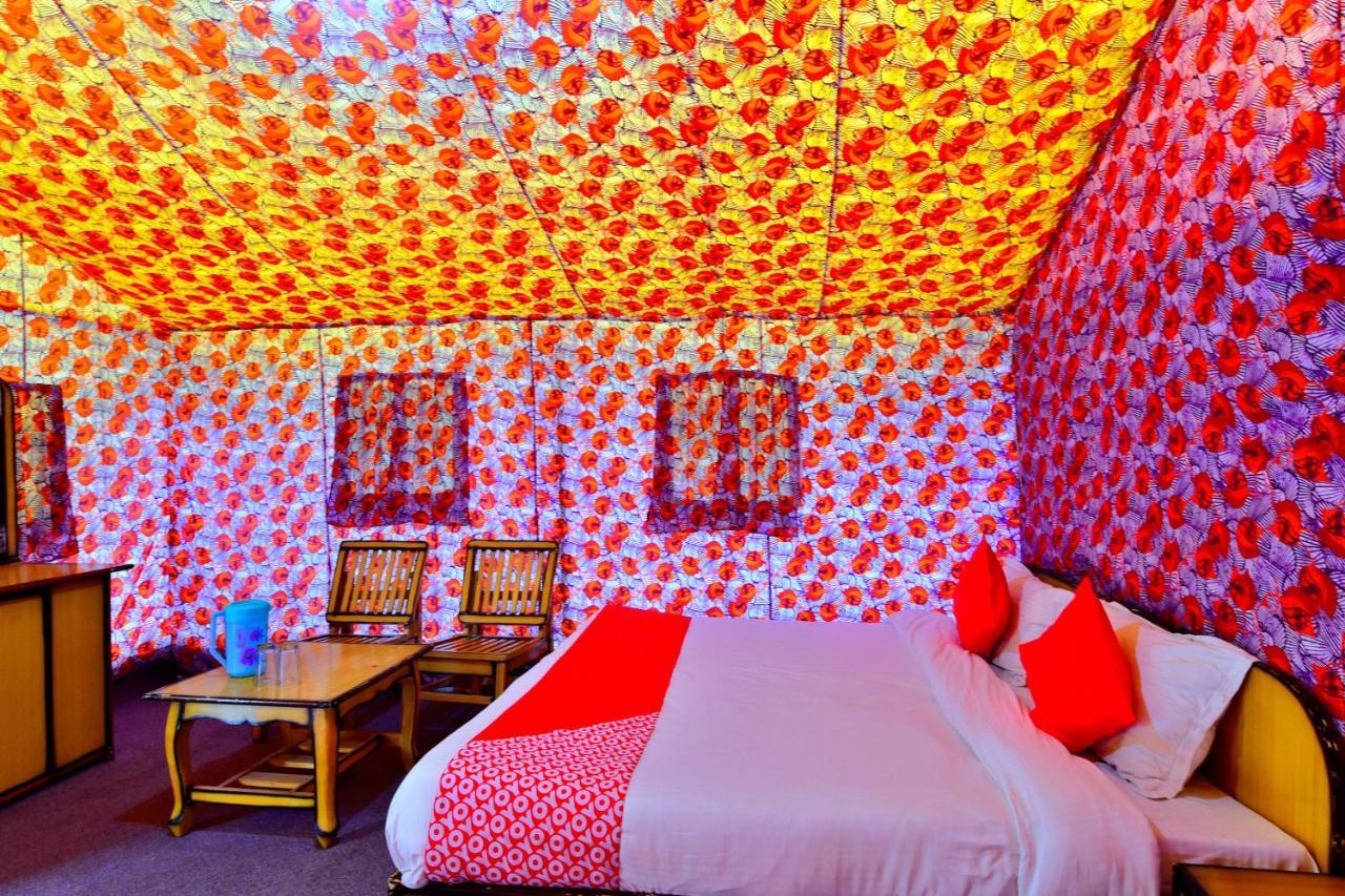 Hotel Vaccinated Staff - Oyo 36903 Retro Valley Manali (Himachal Pradesh)